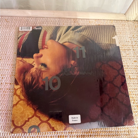 Taylor Swift | LIMITED EDITION Midnights | Jade Collectors Vinyl Record - Picture 2 of 2